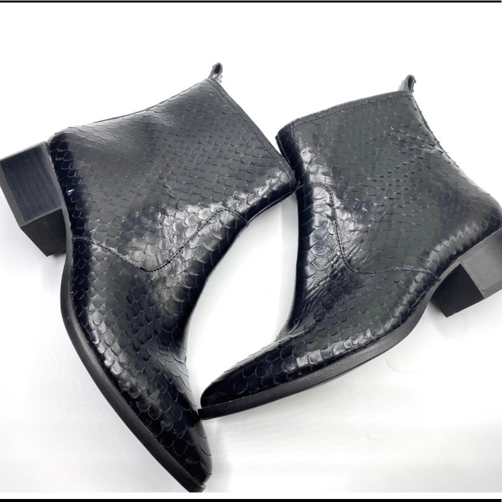 Gianni Bini Black Textured Snake Print Ankle Booties